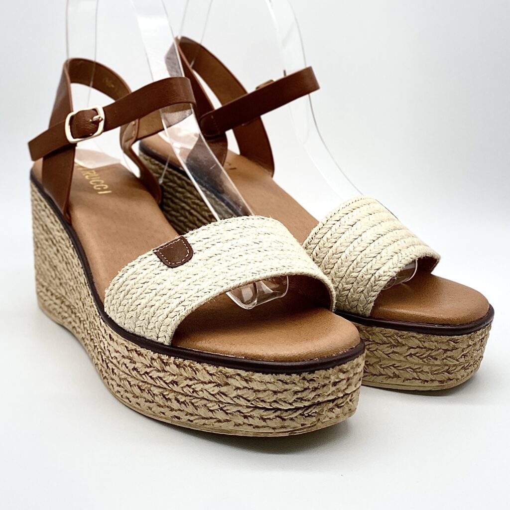 Sandalia Virucci Cuña Beige